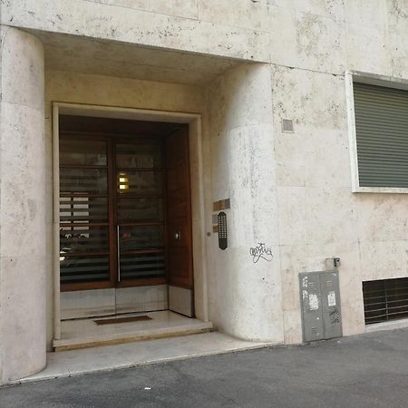 Al171 Tourist Rental Close Metro B1 - Sant'Agnese Annibaliano Рим Екстериор снимка